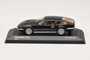 Maserati Indy ブラック Minichamps 1:43 437123121 メタル