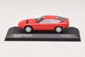 Maserati Khamsin レッド Minichamps 1:43 437123224 メタル
