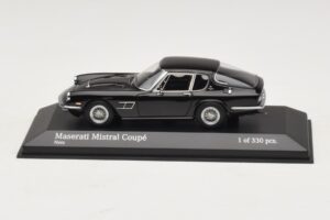 Maserati Mistral ブラック Minichamps 1:43 437123421 メタル