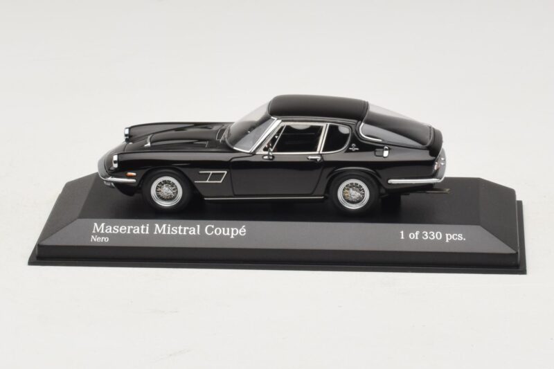 Maserati Mistral ブラック Minichamps 1:43 437123421 メタル