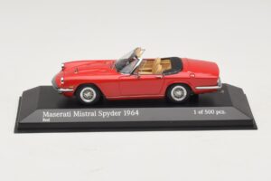 Maserati Mistral Spyder レッド Minichamps 1:43 437123430 メタル