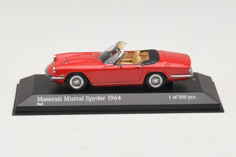 Maserati Mistral Spyder レッド Minichamps 1:43 437123430 メタル