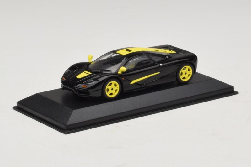 McLaren F1 ブラック イエローストライプ Minichamps 1:43 MCLAREN004 メタル