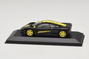 McLaren F1 ブラック イエローストライプ Minichamps 1:43 MCLAREN004 メタル - 画像 3/4