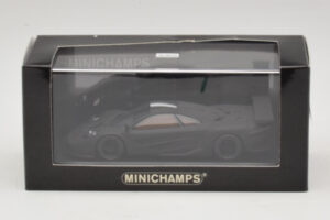McLaren F1 GTR Longtail ブラックマット 1997 Minichamps 1:43 MCLAREN010 メタル - 画像 4/4