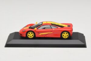 McLaren F1 レッド イエローストライプ Minichamps 1:43 MCLAREN006 メタル - 画像 3/4