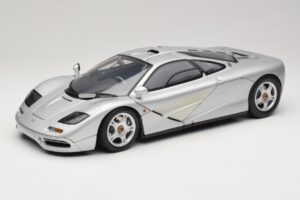 McLaren F1 シルバー Minichamps 1:12 530133123 メタル