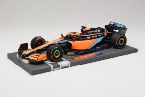 McLaren MCL36 #3 D. Ricciardo Bahrain GP 2022 Minichamps 1:18 537221803 メタル