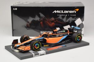 McLaren MCL36 #3 D. Ricciardo Bahrain GP 2022 Minichamps 1:18 537221803 メタル - 画像 2/7