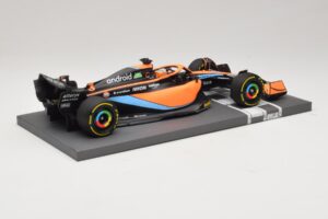 McLaren MCL36 #3 D. Ricciardo Bahrain GP 2022 Minichamps 1:18 537221803 メタル - 画像 6/7