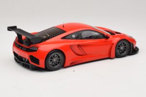 McLaren MP4-12C GT3 レッド 2013 Minichamps 1:18 151121392 メタル - 画像 2/6