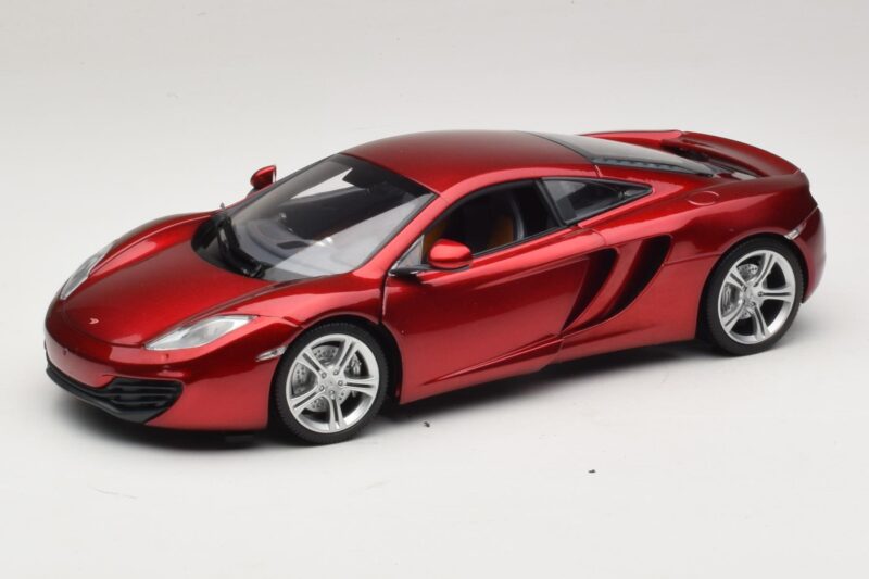 McLaren MP4-12C レッドメタリック Minichamps 1:18 110133022 メタル