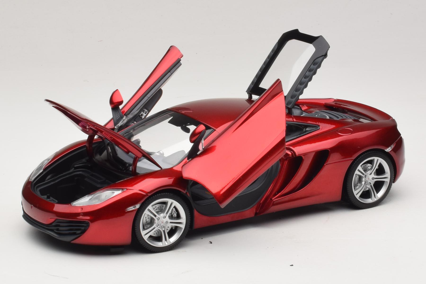 Minichamps 1/18 McLaren MP4-12C レッドメタリック