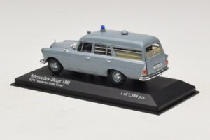 Mercedes 190 W110 救急車 DRK Minichamps 1:43 400037270 メタル - 画像 3/4
