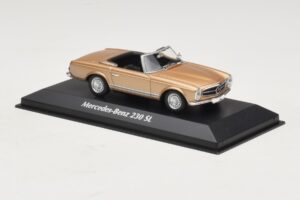 Mercedes 230 SL W113 ゴールドメタリック Maxichamps 1:43 940032230 メタル - 画像 3/4