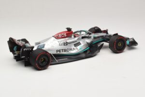 Mercedes AMG Petronas W13 E Performance #63 G. Russell Spanish GP 2022 Minichamps 1:18 110220063 メタル - 画像 2/7