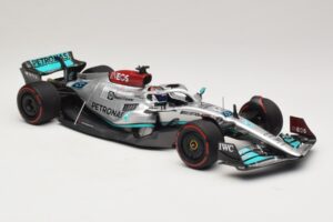 Mercedes AMG Petronas W13 E Performance #63 G. Russell Spanish GP 2022 Minichamps 1:18 110220063 メタル - 画像 4/7