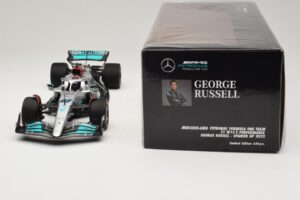 Mercedes AMG Petronas W13 E Performance #63 G. Russell Spanish GP 2022 Minichamps 1:18 110220063 メタル - 画像 7/7