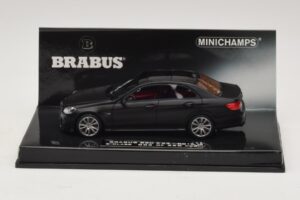 Mercedes Brabus 850 E63 W212 マットブラック Minichamps 1:43 437034101 メタル