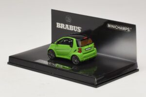 Mercedes Brabus Ultimate 120 グリーン Minichamps 1:43 437032700 メタル - 画像 3/5