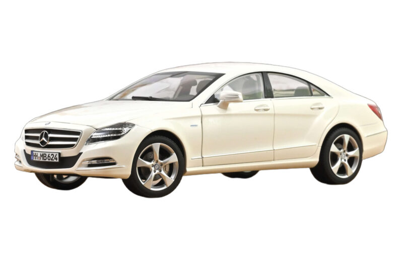 Mercedes CLS C218 クーペ Brilliant White Metallic Norev 1:18 Mercedes CLS C218 クーペ Brilliant White Metallic Norev 1:18 183943 メタル