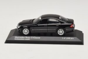 Mercedes E-Class W211 ブラックメタリック Minichamps 1:43 400036001 メタル
