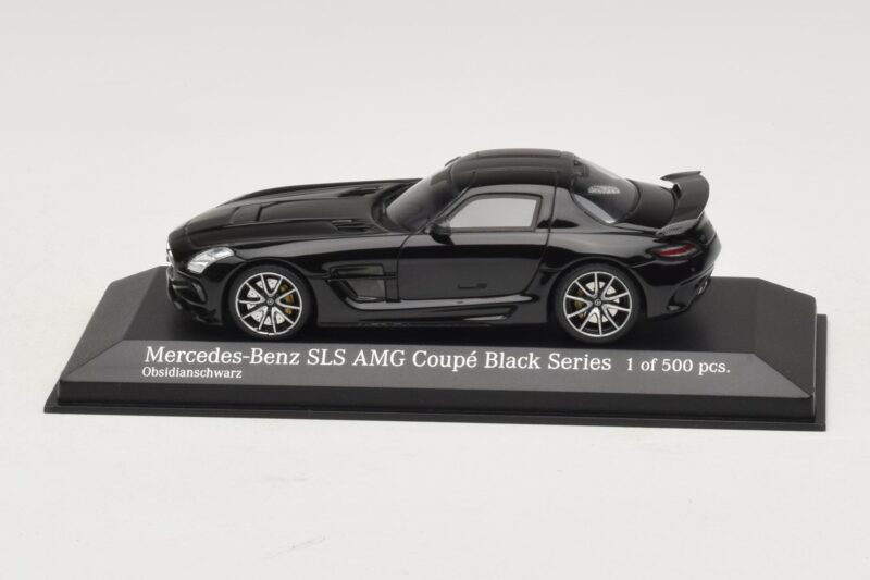 Mercedes SLS AMG C197 Black Series ブラックメタリック Minichamps 1:43 437033020 メタル