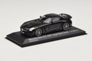 Mercedes SLS AMG C197 Black Series ブラックメタリック Minichamps 1:43 437033020 メタル - 画像 2/4