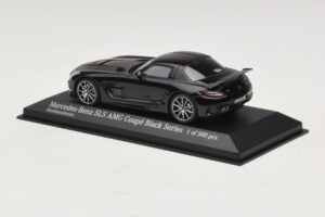 Mercedes SLS AMG C197 Black Series ブラックメタリック Minichamps 1:43 437033020 メタル - 画像 3/4