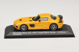 Mercedes SLS AMG C197 Black Series ゴールド Minichamps 1:43 437033022 メタル