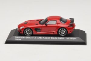 Mercedes SLS AMG C197 Black Series レッド Minichamps 1:43 437033021 メタル