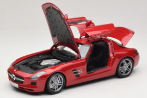 Mercedes SLS AMG C197 レッドメタリック Minichamps 1:18 100039020 メタル - 画像 2/8