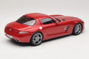 Mercedes SLS AMG C197 レッドメタリック Minichamps 1:18 100039020 メタル - 画像 3/8