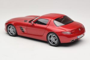 Mercedes SLS AMG C197 レッドメタリック Minichamps 1:18 100039020 メタル - 画像 7/8