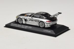 Mercedes SLS AMG GT3 #96 M. Hakkinen / R. Arnold 6 Hours of Zhuhai 2011 Minichamps 1:43 410113296 メタル - 画像 3/4