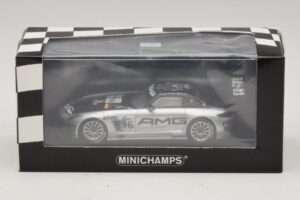 Mercedes SLS AMG GT3 #96 M. Hakkinen / R. Arnold 6 Hours of Zhuhai 2011 Minichamps 1:43 410113296 メタル - 画像 4/4