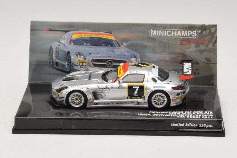 Mercedes SLS AMG GT3 #7 Black Falcon Jager / Seyffarth 24 Hours of Dubai 2011 Minichamps 1:43 437110307 メタル