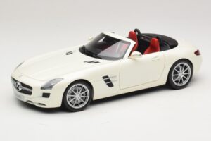 Mercedes SLS AMG ロードスター Mystic White II Minichamps 1:18 B66960079 メタル