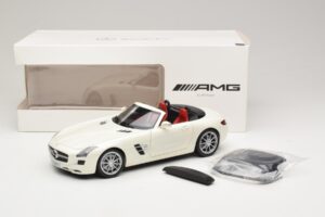 Mercedes SLS AMG ロードスター Mystic White II Minichamps 1:18 B66960079 メタル - 画像 9/9