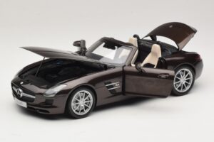 Mercedes SLS AMG Sepang Brown Minichamps 1:18 B66960080 メタル - 画像 2/9