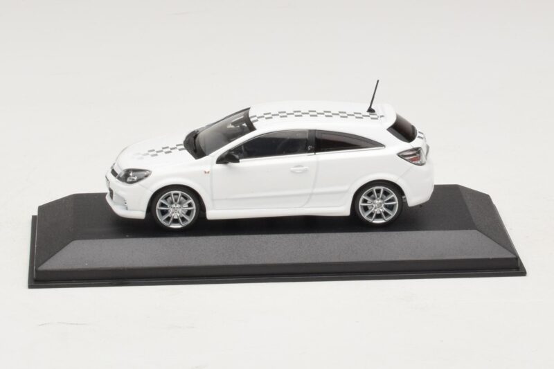 Opel Astra H OPC Nurburgring Edition ホワイト Minichamps 1:43 ASTRA005 メタル