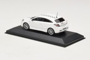 Opel Astra H OPC Nurburgring Edition ホワイト Minichamps 1:43 ASTRA005 メタル - 画像 3/4