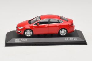 Opel Astra J レッド Minichamps 1:43 410042001 メタル