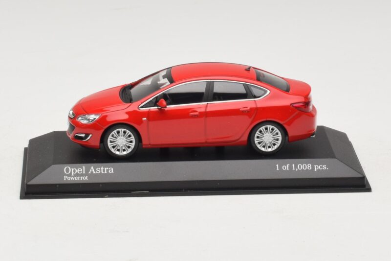 Opel Astra J レッド Minichamps 1:43 410042001 メタル