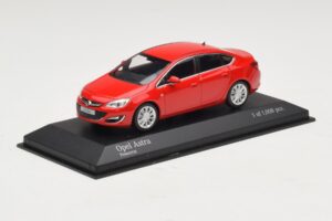 Opel Astra J レッド Minichamps 1:43 410042001 メタル - 画像 2/4