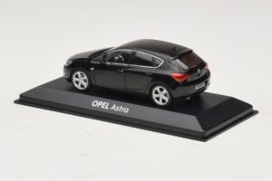 Opel Astra J ブラック Minichamps 1:43 ASTRA006 メタル - 画像 3/4
