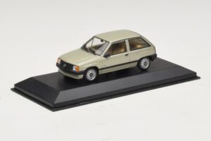 Opel Corsa A ライトグリーンメタリック Minichamps 1:43 CORSA001 メタル - 画像 2/4
