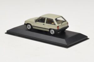 Opel Corsa A ライトグリーンメタリック Minichamps 1:43 CORSA001 メタル - 画像 3/4