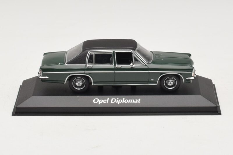 Opel Diplomat B ダークグリーン Maxichamps 1:43 940046070 メタル