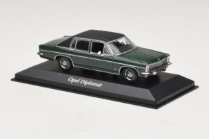 Opel Diplomat B ダークグリーン Maxichamps 1:43 940046070 メタル - 画像 3/4